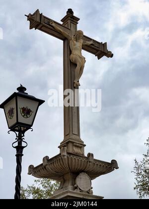 Granada, Spanien, 04-11-2022. Christus der Gefälligkeiten, der 1640 von Nachbarn erbaut wurde. Stockfoto