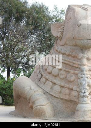 Nahaufnahme des schönen Veerabhadra Hindu-Tempels in Lepakshi im Bundesstaat Andhra Pradesh, Indien Stockfoto