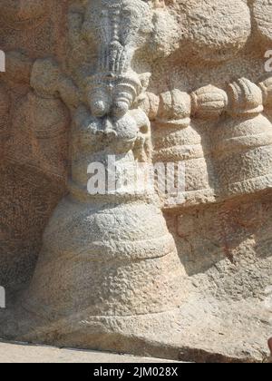 Nahaufnahme des schönen Veerabhadra Hindu-Tempels in Lepakshi im Bundesstaat Andhra Pradesh, Indien Stockfoto