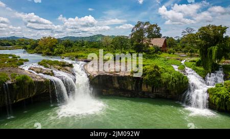 Dray SAP Waterfall liegt zwischen den beiden Provinzen Daklak und Dak Nong, Vietnam Stockfoto