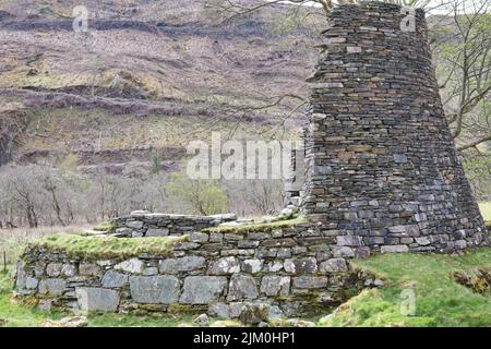 Die Eisenzeit Dun Telve Broch bei Glenelg in Schottland im Frühjahr Stockfoto