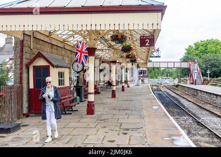 Ramsbottom Bahnhof in Lancashire, traditioneller und Vintage Bahnhof, der unter Denkmalschutz steht, Lancashire, England, UK Sommer 2022 Stockfoto