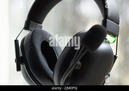 Eine Nahaufnahme Notizen auf einem hölzernen Hintergrund Stockfoto