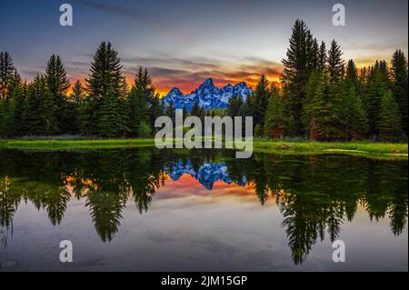 Sonnenuntergang über Schwabacher Landing im Grand Teton National Park, Wyoming Stockfoto