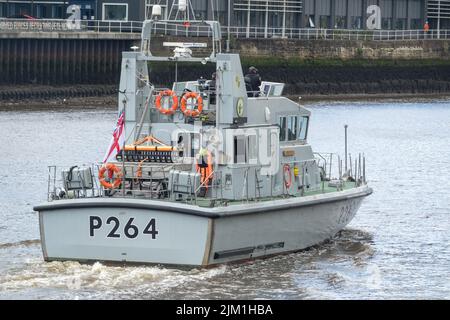 HMS Archer (P264) Patrouillenschiff der Royal Navy auf dem Fluss Tyne in Newcastle. Stockfoto