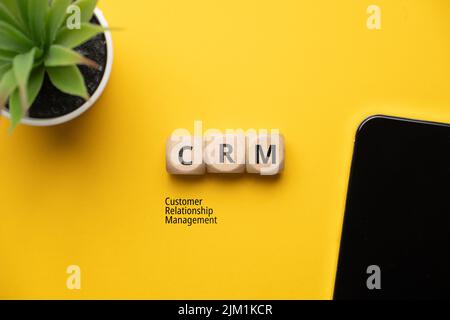 Konzept Business Marketing Akronym CRM oder Customer Relationship Management. Stockfoto