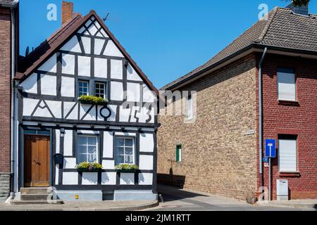 Deutschland, NRW, Kreis Düren, Vettweiß, Fachwerkhaus Marktplatz 2 Stockfoto