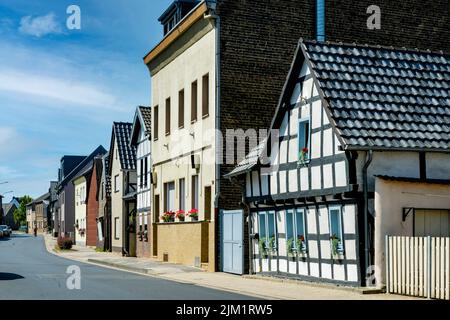 Deutschland, NRW, Kreis Düren, Vettweiß, Gereonstrasse 48, Fachwerkhaus aus dem 18. Jhd. Stockfoto