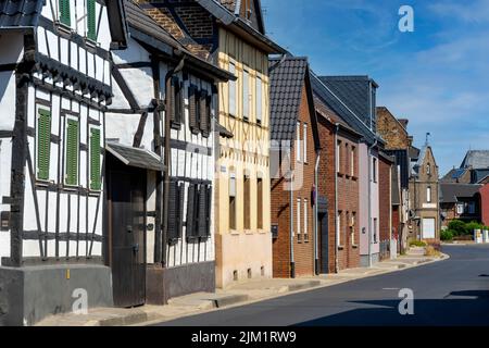 Deutschland, NRW, Kreis Düren, Vettweiß, Gereonstrasse 72, Fachwerkhaus aus dem 18. Jhd. Stockfoto