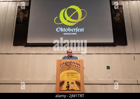 München, Deutschland. 04. August 2022. Clemens Baumgärtner (CSU), Leiter des Referats für Wirtschaft und Arbeit der Stadt München und damit Leiter der Wiesn, bei der Pressekonferenz zum Oktoberfest 2022. Baumgärtner stellte den aktuellen Stand der Vorbereitungen und die Innovationen vor. In diesem Jahr findet die Wiesn vom 17. September .2022 bis zum 3.. Oktober 2022 statt. (Foto: Alexander Pohl/Sipa USA) Quelle: SIPA USA/Alamy Live News Stockfoto