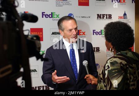 Büro des Sekretärs - SEKRETÄR DONALD EVANS HÄLT KEYNOTE AUF DER NFIB Stockfoto