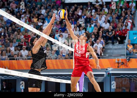 BIRMINGHAM, GROSSBRITANNIEN. 03. August 2022. Joaquin Bello (rechts) tritt am Mittwoch, den 03. August 2022 in BIRMINGHAM, GROSSBRITANNIEN, bei den Commonwealth Games 2022 in der Birmingham Arena im Beach Volleyball an. Kredit: Taka Wu/Alamy Live Nachrichten Stockfoto