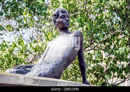 Denkmal für den jungen Erich Kästner in Dresden; Gedenkstätte für den Jungen Erich Kästner in Dresden Stockfoto