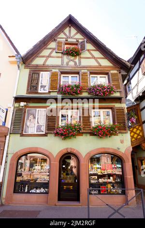 Haus aus dem 14.. Jahrhundert, 'Schurpfensackerhof'. 1529: "An den Großen Wilden Mann" (zum Grossen Wilden Mann). Elsass Dorf Sélestat. Bas-Rhin, Frankreich. Stockfoto