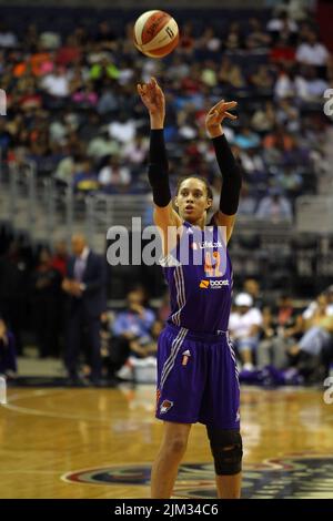 **DATEI FOTO** Brittney Griner wegen Drogenanklagen vor russischen Gerichten für schuldig befunden. WASHINGTON, DC - 27. JUNI: Brittney Griner während eines Spiels gegen Washington Mystics der WNBA, wo ihr Team, der Phoenix Mercury, 101:97 gewann. 27. Juni 2013. Kredit: mpi34/MediaPunch Inc. Stockfoto