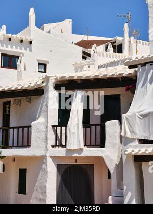 Binibeca Vell weiße Dorfarchitektur auf der Insel Menorca, Spanien Stockfoto