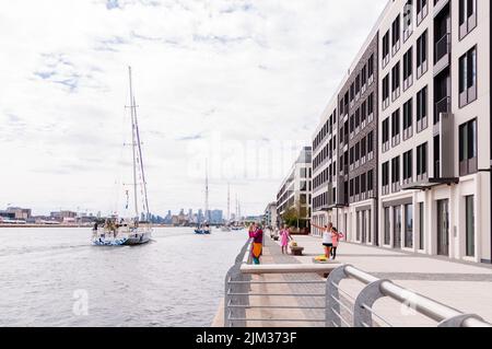 Die Royal Docks ein spektakuläres Finale, wenn die Zielveranstaltung des Clipper Round the World Yacht Race neben dem Royal Albert Dock stattfindet Stockfoto