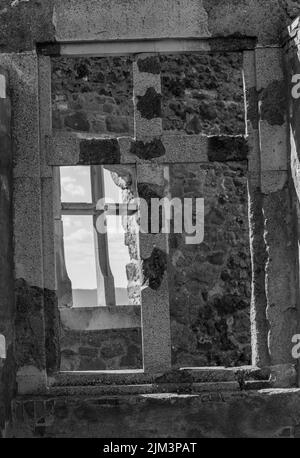 Die Burg wurde von König Bela IV. Im 13.. Jahrhundert nach dem Einmarsch der Tataren aus der Mitgift seiner Frau erbaut Stockfoto