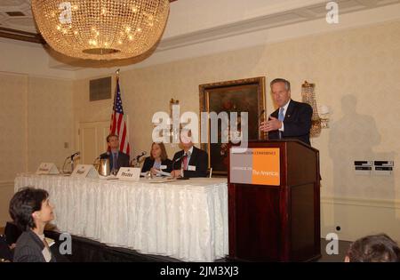 Büro des Sekretärs - PRÄSENTATION VON SEKRETÄR DONALD EVANS VOR DEM RAT DER VEREINIGTEN STAATEN Stockfoto