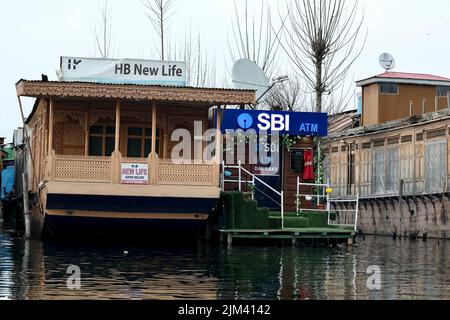 Ein schwimmender State Bank of India, SBI ATM am Dal Lake. Stockfoto