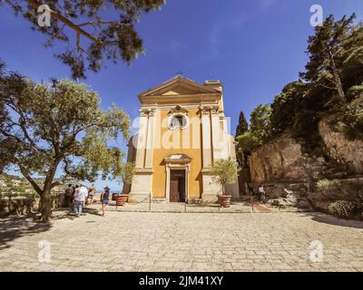 Außenansicht der Kirche Notre-dame de l'Assomption in Eze-Village, Frankreich Stockfoto