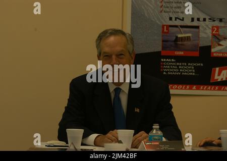 Büro des Sekretärs - SEKRETÄR DONALD EVANS MIT DEM VORSITZENDEN RICH CROTTY Stockfoto