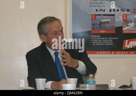 Büro des Sekretärs - SEKRETÄR DONALD EVANS MIT DEM VORSITZENDEN RICH CROTTY Stockfoto