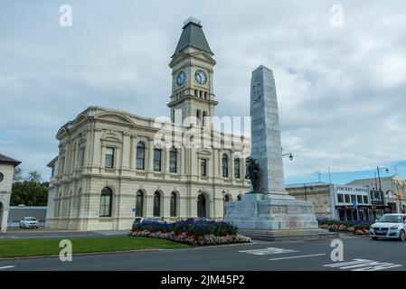 Das historische Waitaki District Council Gebäude in Oamaru, Neuseeland, gegen einen bewölkten Himmel Stockfoto