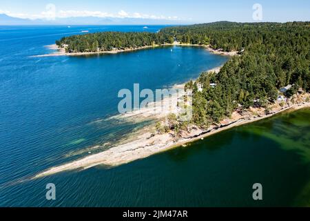 Eine Luftaufnahme der Malaspina Gallerien, Gabriola Island in der Nähe von Nanaimo, Vancouver Island, BC Kanada Stockfoto