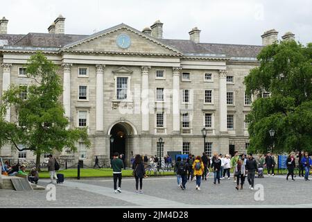 Haupteingang, Trinity College, Coláiste na Tríonóide, Dublin, Baile Átha Cliath, Irland, Éire, Irland, Írország, Europa Stockfoto