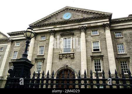 Haupteingang, Trinity College, Coláiste na Tríonóide, Dublin, Baile Átha Cliath, Irland, Éire, Irland, Írország, Europa Stockfoto