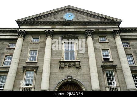 Haupteingang, Trinity College, Coláiste na Tríonóide, Dublin, Baile Átha Cliath, Irland, Éire, Irland, Írország, Europa Stockfoto