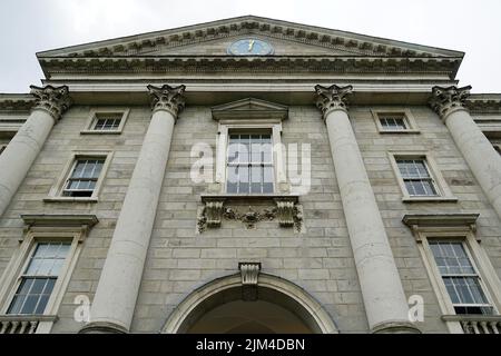 Haupteingang, Trinity College, Coláiste na Tríonóide, Dublin, Baile Átha Cliath, Irland, Éire, Irland, Írország, Europa Stockfoto