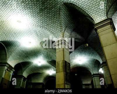 Eine Nahaufnahme von Columns unter einer New York City Stockfoto