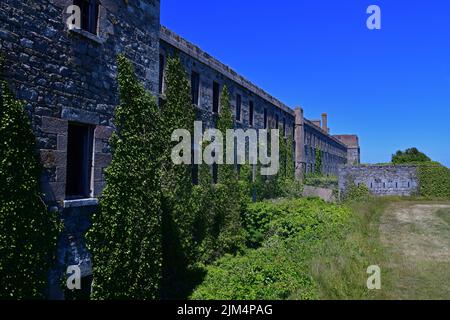 In viktorianischer Zeit als eine beträchtliche Festung erbaut Fort Tourgis wurde von den deutschen Streitkräften während des Zweiten Weltkriegs, Alderney, Channel Island, als Verteidigungseinrichtung genutzt Stockfoto