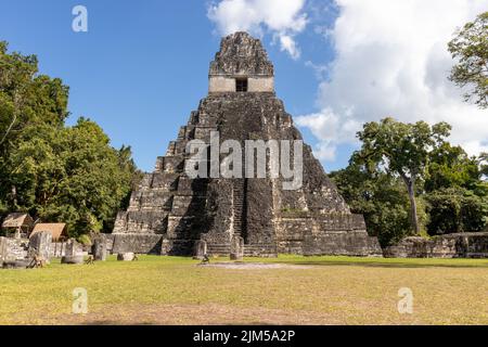 Tempel I oder gran jaguar im Tikal Nationalpark, alte maya-Ruinen in Guatemala an sonnigen Tagen Stockfoto