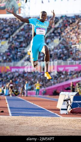 Birmingham, Großbritannien, 4.. August 2022; Alexander Stadium, Birmingham, Midlands, England: Tag 7 der Commonwealth Games 2022: Laquan Nairn (BAH) tritt beim Men's Long Jump Final an Stockfoto
