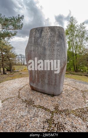 Poole, Dorset, Vereinigtes Königreich - April 14 2022: Gedenkstein Scout Stone auf Brownsea Island Stockfoto