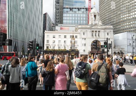 Little Ben ist ein Miniaturuhrturm aus Gusseisen, Victoria, Westminster, London Stockfoto