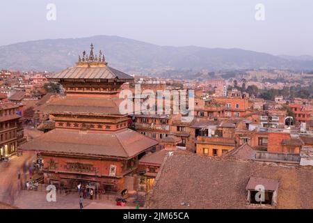 Bhaktapur, Nepal - 28. Oktober 2012: Der Bhairavnath-Tempel ist ein Hindu-Tempel in Taumadhi Tole in Bhaktapur, Nepal, und ist ein UNESCO-WOR Stockfoto