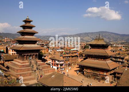 Bhaktapur, Nepal - 25. Oktober 2012: Der Nyatapola-Tempel ist eine Pagode in der Stadt Bhaktapur, Nepal. Der Tempel ist ein UNESCO-Weltkulturerbe. Stockfoto