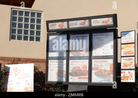 Augusta, GA USA - 12 04 21: Bojangles Fast Food Restaurant Drive-Thru-Menü Stockfoto