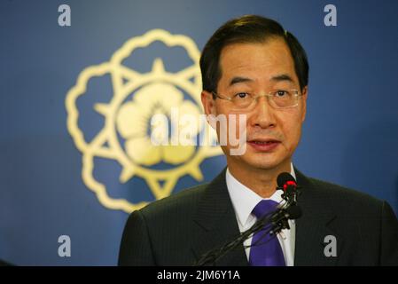 7. Sep 2007-Seoul, Südkorea-der südkoreanische Premierminister Han Duck-Soo spricht die jährliche Pressekonferenz im Briefing-Raum des Regierungskomplexes in Seoul, Südkorea. Stockfoto