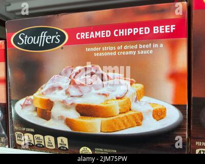 Grovetown, GA USA - 05 04 22: Ladengeschäft Tiefkühlkost Stouffers Rahm Hackfleisch Stockfoto