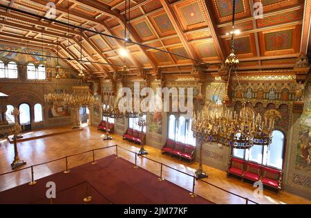 Schwangau, Deutschland. 04. August 2022. Der Sängersaal im Schloss Neuschwanstein. Quelle: Karl-Josef Hildenbrand/dpa/Alamy Live News Stockfoto