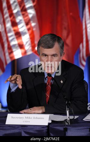 Büro des Sekretärs (Carlos Gutierrez) - Gemeinsame Sitzung der Kommission für Handel und Handel mit kleinen Gruppen Stockfoto