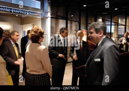 Büro des Sekretärs (Carlos Gutierrez) - Gemeinsame Sitzung der Kommission für Handel und Handel mit kleinen Gruppen Stockfoto