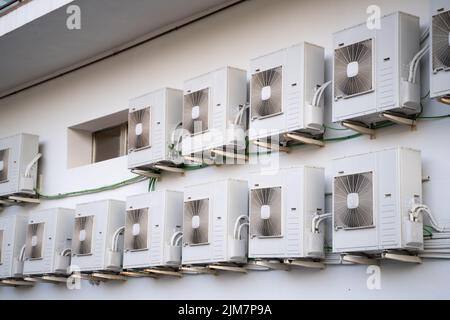 Klimaanlage Und Wärmepumpe. Geteilte HLK-Systemeinheit Stockfoto