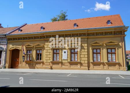 Vukovar, Kroatien - Juli 31. 2022:House Lavoslav Ružička ist der Gewinner des Nobelpreises für Chemie und der erste kroatische Gewinner dieses Preises Stockfoto