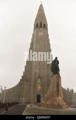 Reykjavik, Island - 9. Juli 2022: Die Kathedrale von Reykjavik auf Island Stockfoto